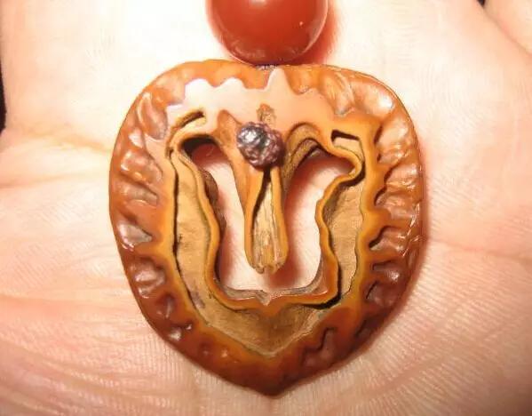 核桃裂尖怎么补救,核桃裂了还有价值吗