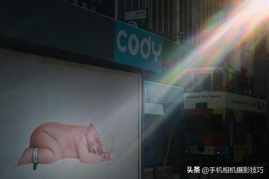 他被称为香港街拍之王：每一张照片都难以复制，诀窍在哪？