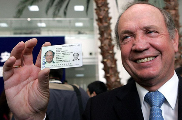 揭秘：美国人说“中国绿卡”才是世界上最难拿到的，这是为什么？