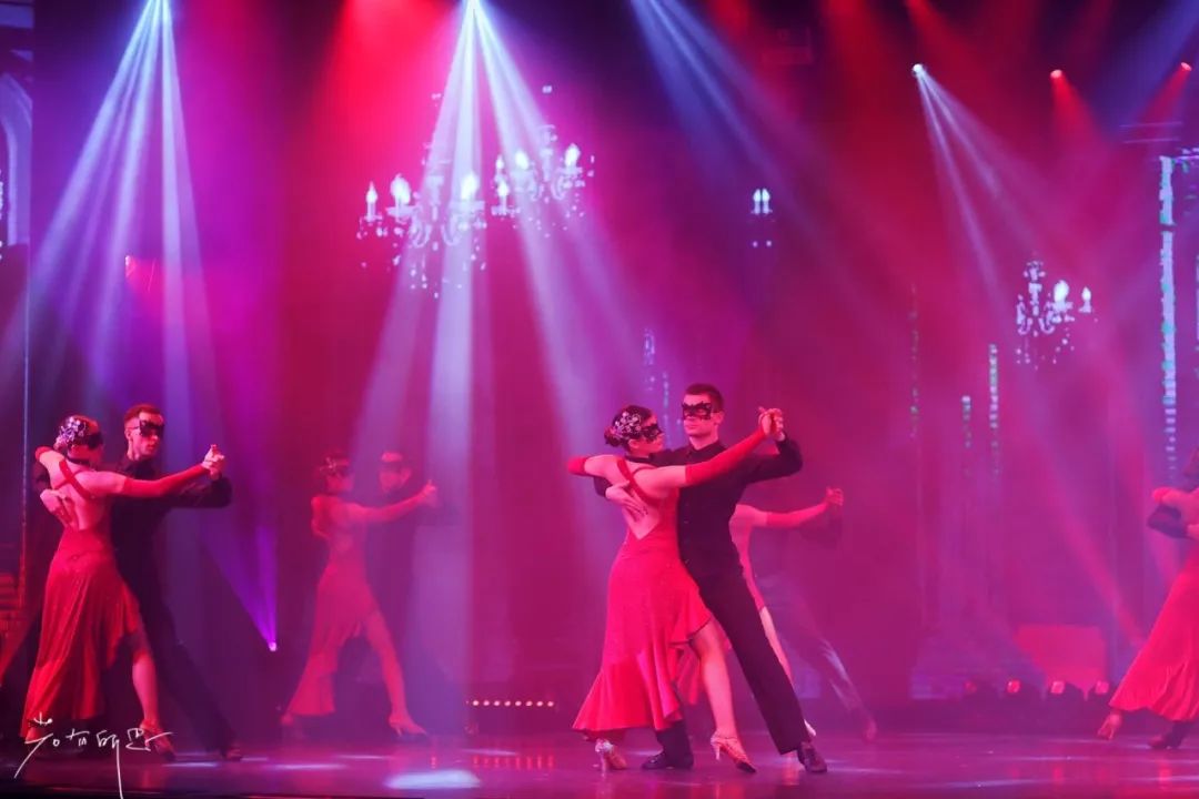 带着父母坐游轮到日本旅游,搭上邮轮去带着全家去旅行