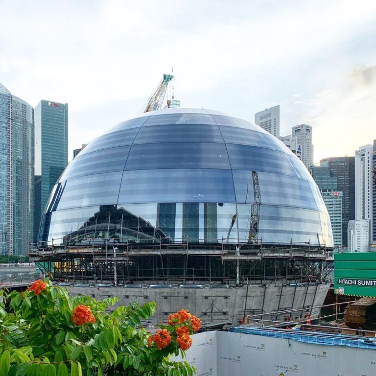 苹果在新加坡做了个球,或成地标级别的网红打卡圣地