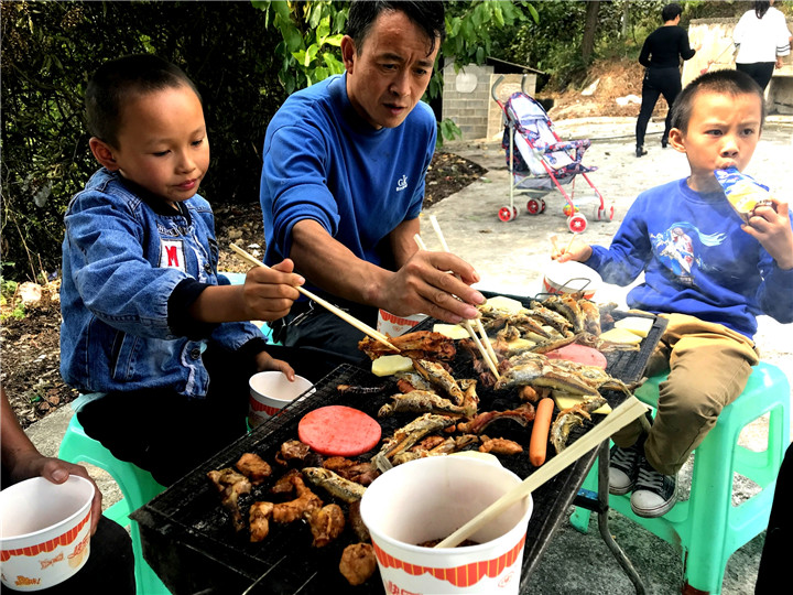 提醒客人菜点多,提醒别人菜点多了