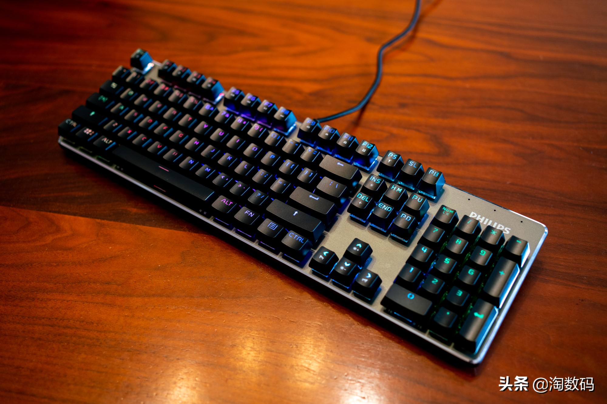 99元捡漏,有什么100多的rgb青轴机械键盘