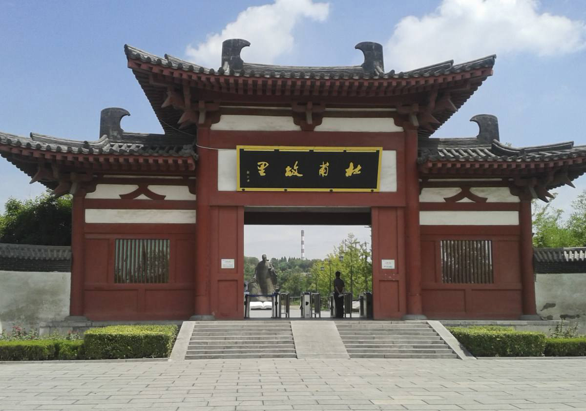 杜甫的诗最经典的十首讲解,杜甫的诗圣是怎么来的