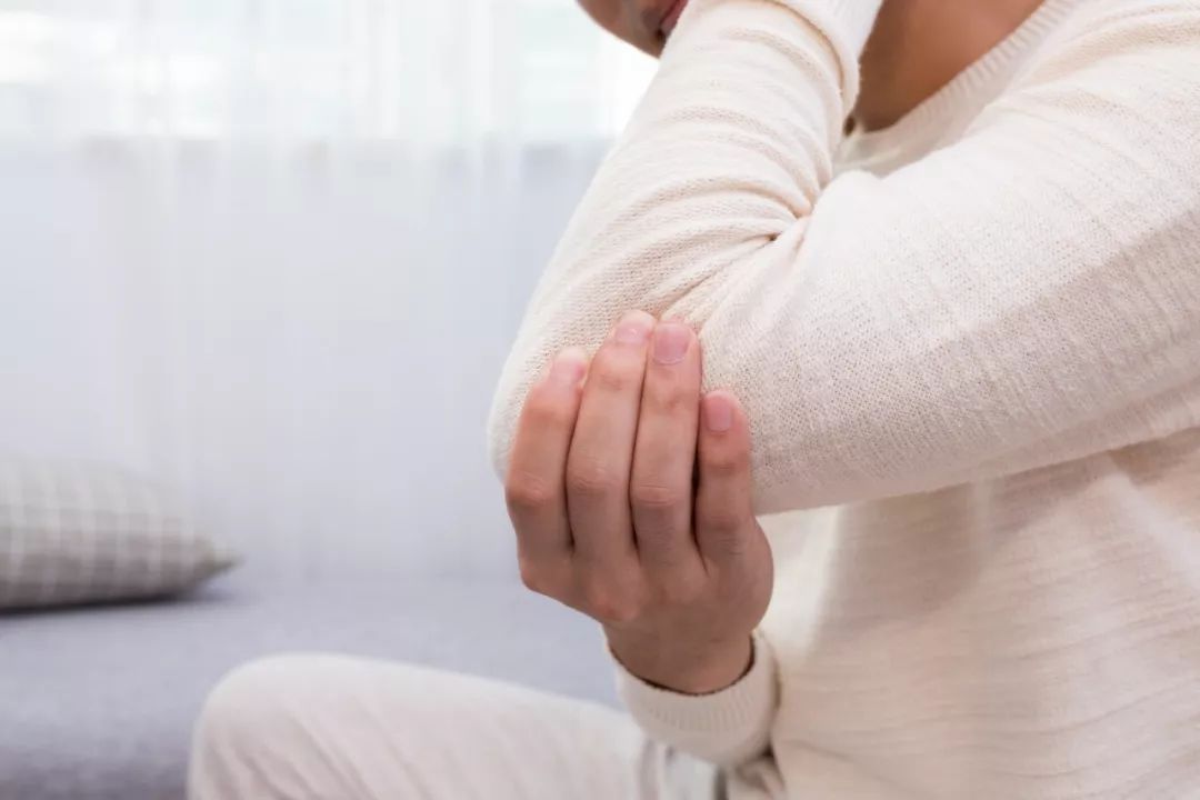 痛风的原因是由脾胃肾来的吧,为什么说痛风是湿气引起的