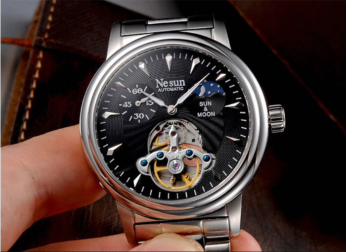 腕表的正确戴法戴到哪个位置,腕表佩戴方法及注意事项