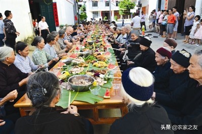 巴马特色美食火麻仁汤,巴马瑶寨火麻汤
