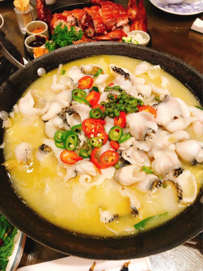 昆明福照楼汽锅鸡南亚风情店,昆明云南汽锅鸡