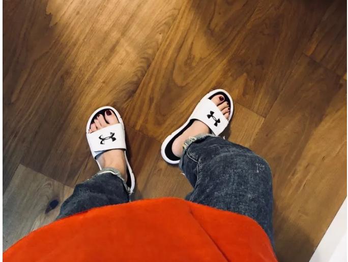 美国NIKE、UA和中国MC拖鞋对比：测评后发现我在交智商税