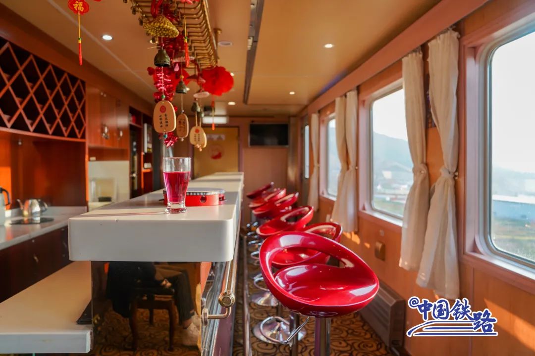 双层火车卧铺大床房西藏,双层火车卧铺大床房过夜