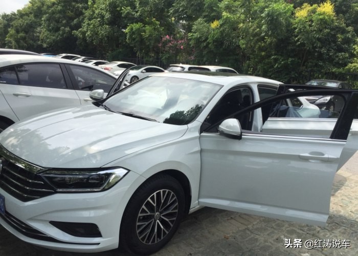 买了一辆大众新速腾1.2T，车主：品质很让人放心，可动力不吐不快