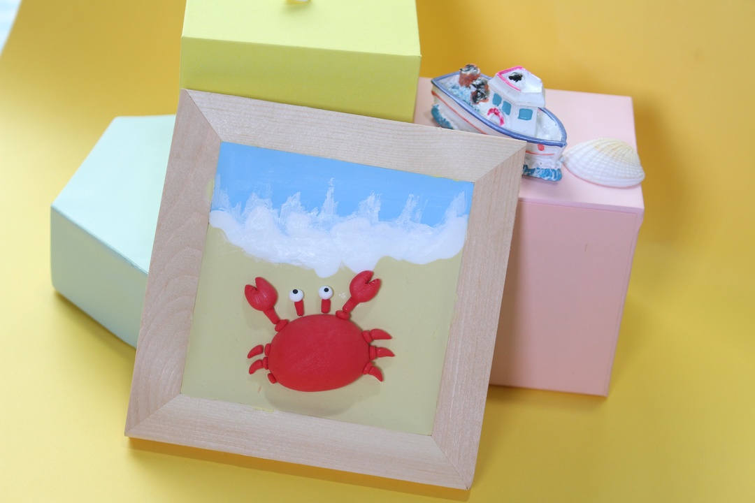 粘土手工螃蟹粘贴画,小螃蟹粘土画手工简单幼儿