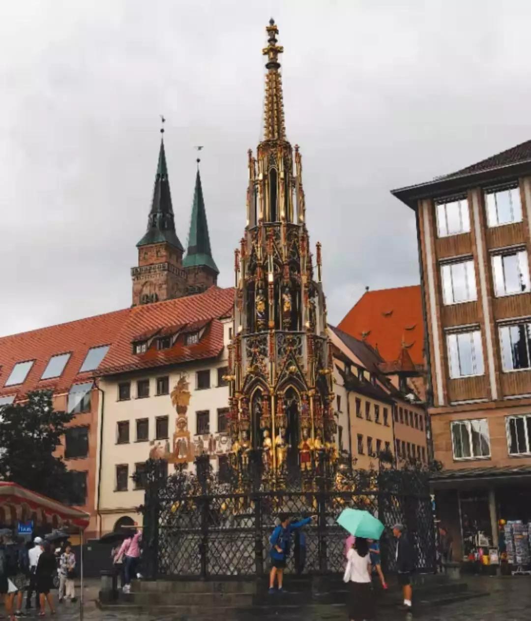 「伟大城市」纽伦堡，一尊皇座，几把囚椅