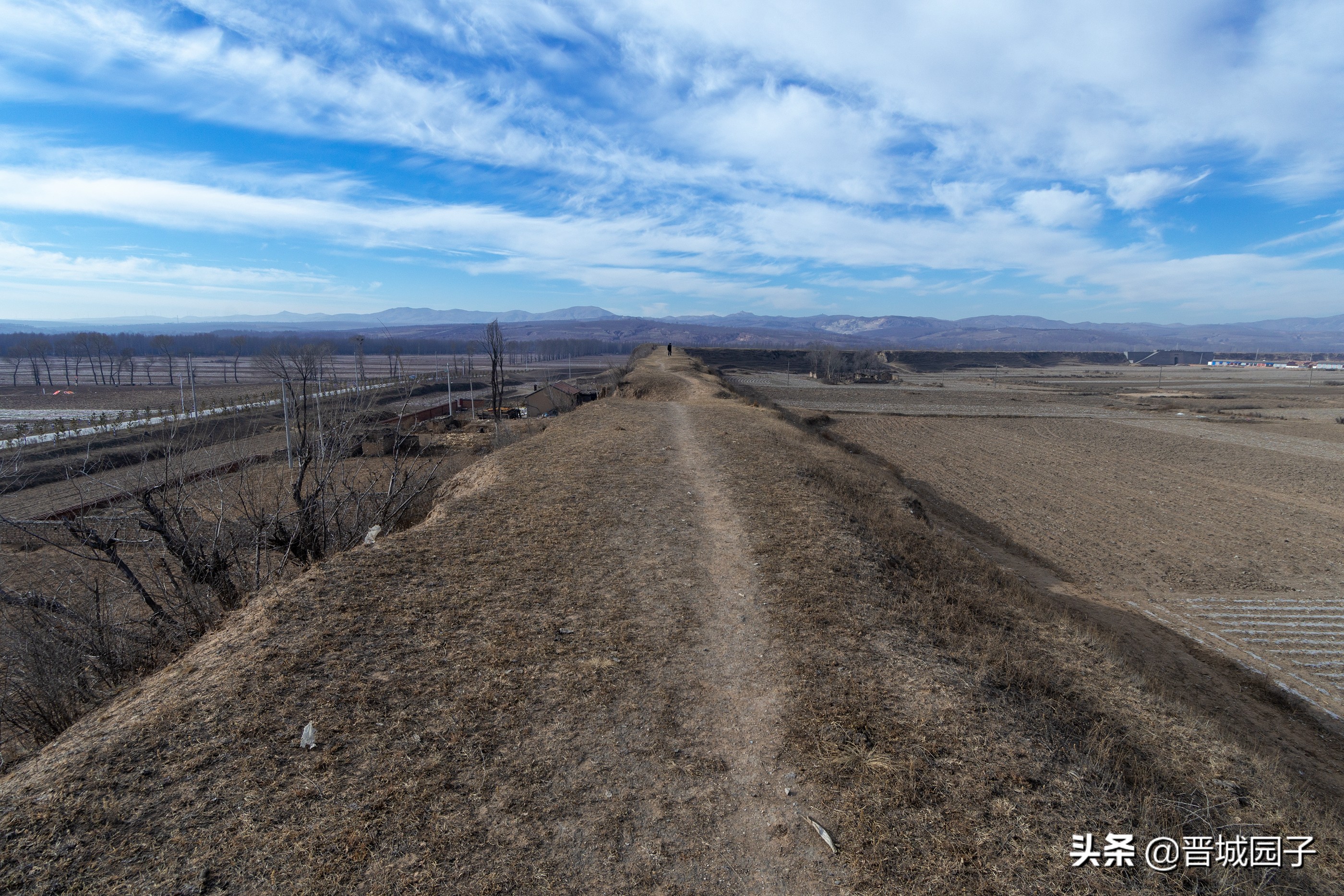 骄萌的毛驴洁白的羊群率真的老汉，看冬日的右玉古城阳光明媚