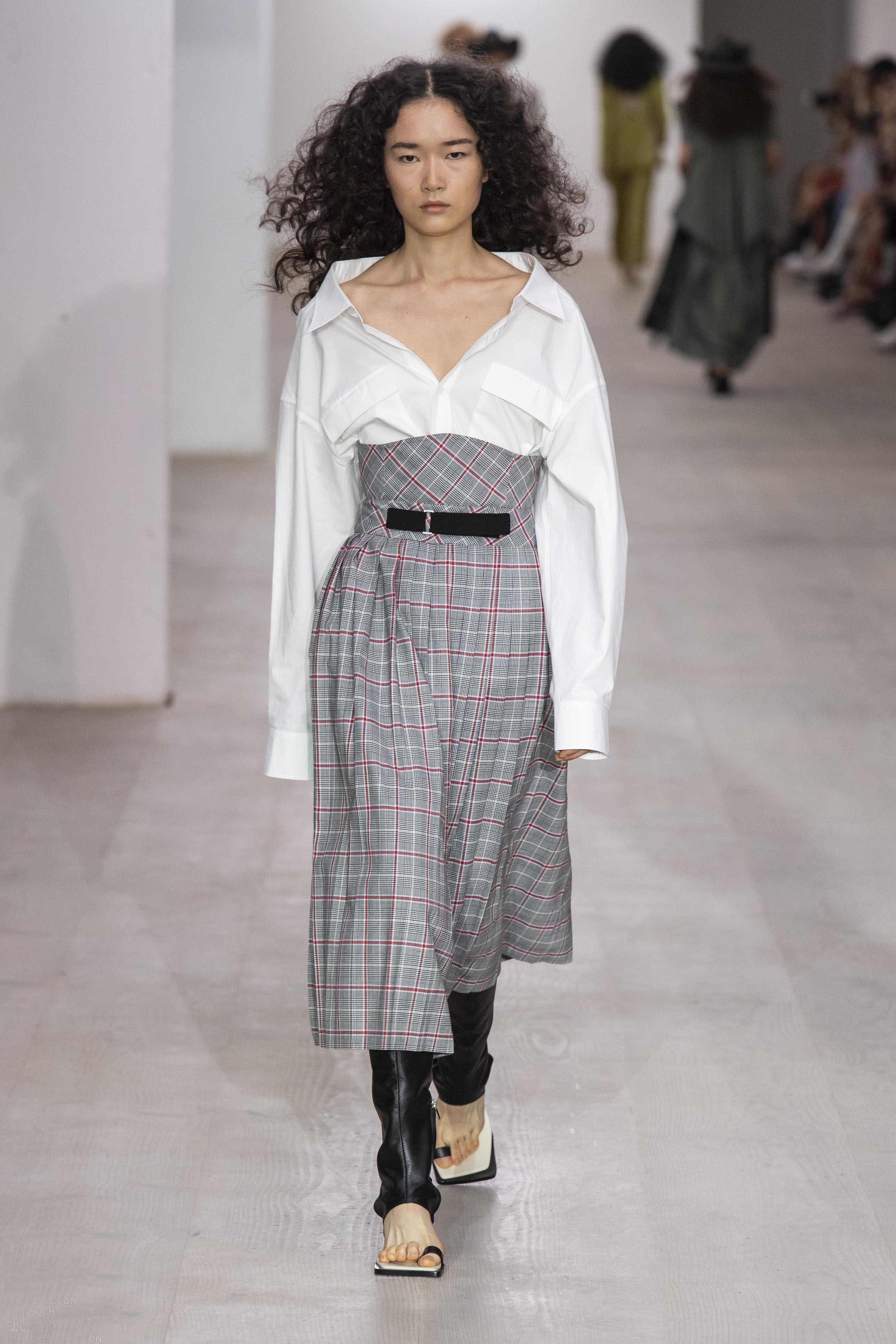 2023秋冬上海时装周秀场设计,2021巴黎高定时装周秀场