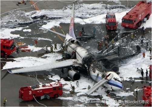 日本羽田机场客机爆燃详细情况,日本羽田机场客机爆炸伤亡多少