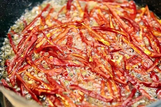 自贡真的是又好吃又很辣的地方吗,自贡有什么好吃的地方