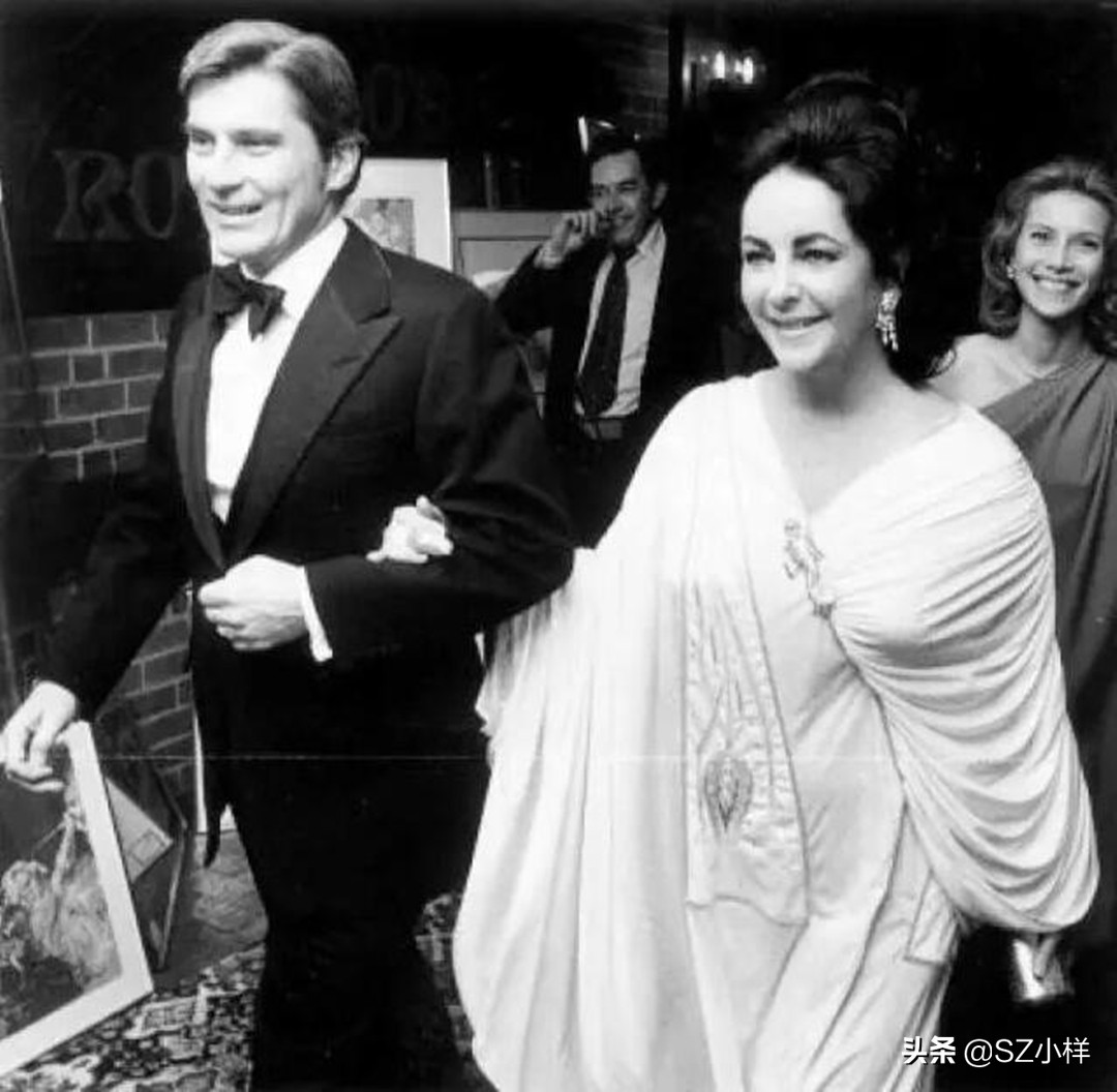 伊丽莎白泰勒传奇人生,伊丽莎白泰勒戴钻石