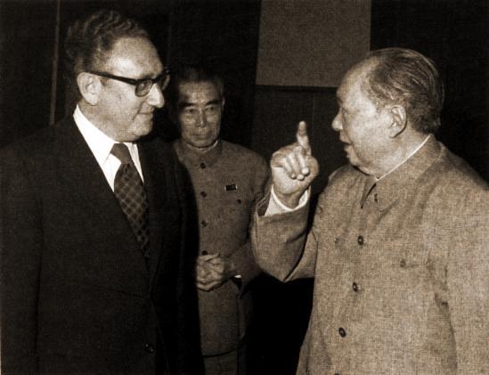 毛*东泽**的外交战略：既不站边美国，也不倾向苏联，为何国际地位高