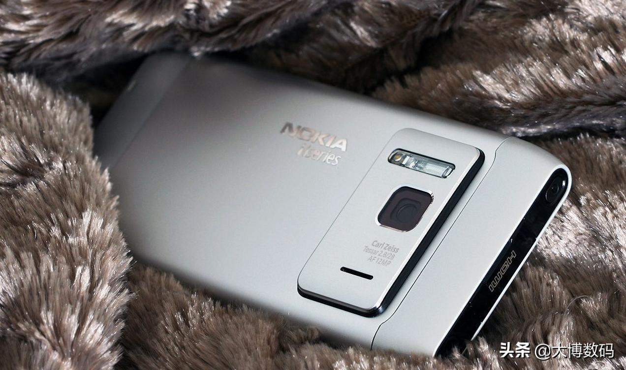 诺基亚n8现在值得入手吗,诺基亚n810现在价格