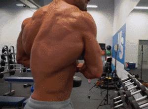 健完身第2天手酸抬不起来,健完身第二天胳膊抬不起来了