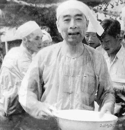 那一年,周总理和傣族人们一起欢度泼水节,却差点一*不起病**