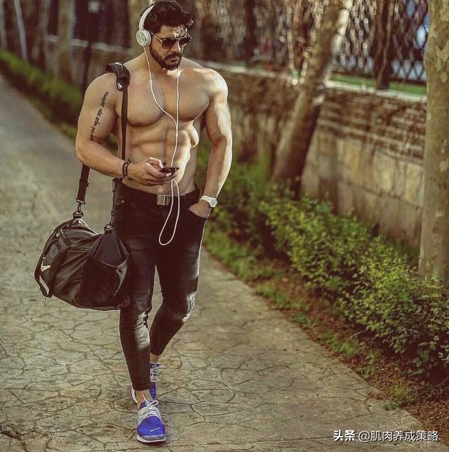 简单又不伤身的腹肌锻炼,最简单的腹肌动作7周能练出效果