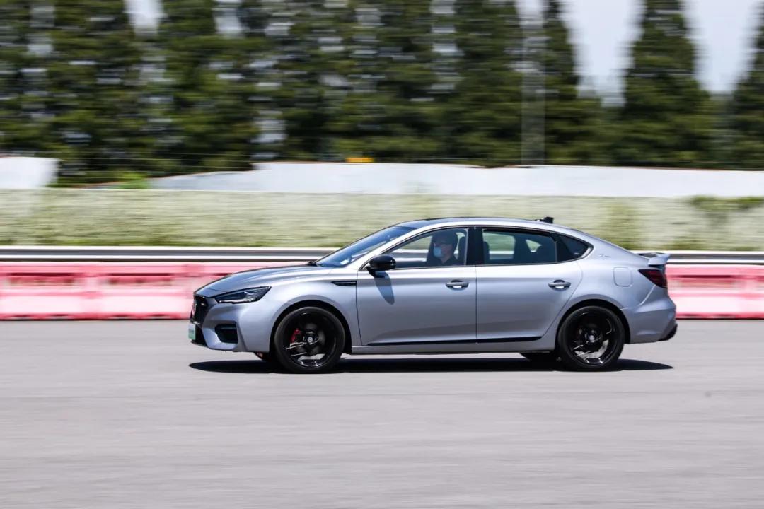 名爵mg6phev插电混,名爵mg6phev