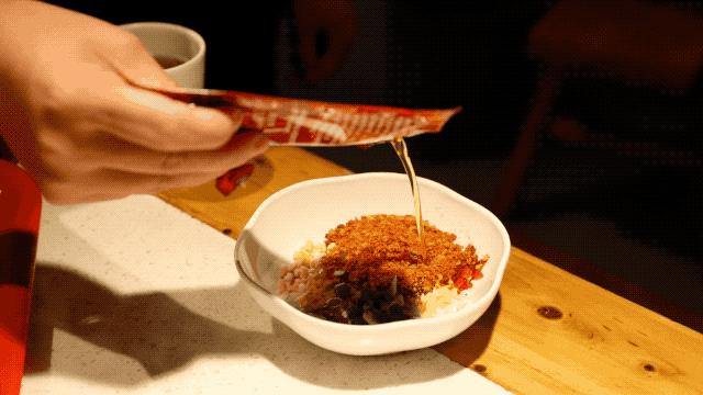 牛华麻辣烫视频,乐山喜绿缘牛华麻辣烫