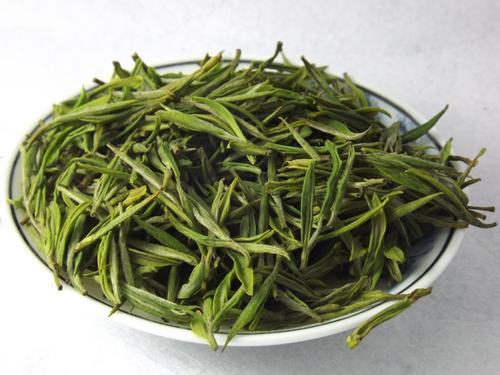 天目湖白茶不仅是“中国世博十大名茶”，它的汤色更是鹅黄明亮
