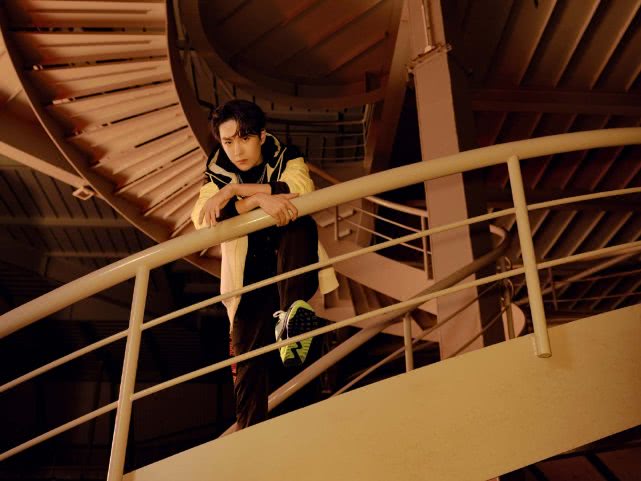 nike王一博穿搭,王一博nike加小香风穿搭