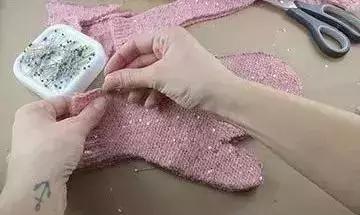 旧毛衣手工针织帽,旧毛衣改袜子帽子手套