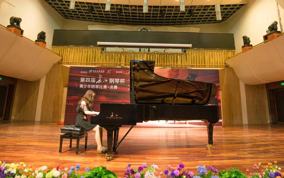 长江钢琴tch系列和冠军系列比较,长江钢琴是国产品牌的佼佼者