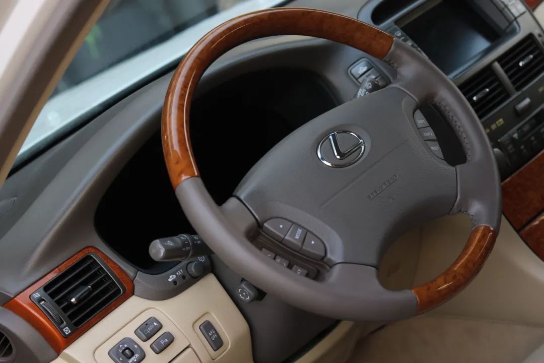 怪兽修车:翻新一辆2005年凌志LS430,当年百万经典车,满血复活