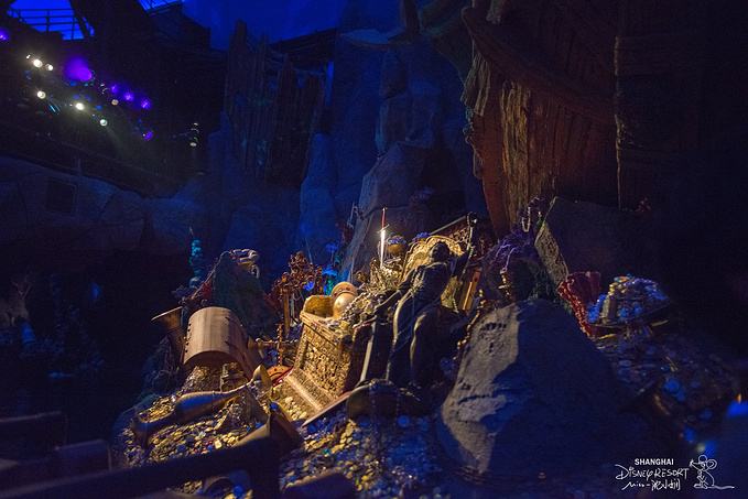 玩转上海迪士尼要多少钱,上海迪士尼乐园排队