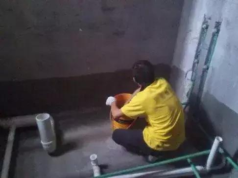 老师傅教你小户型卫生间装修妙招,老装修防水补漏