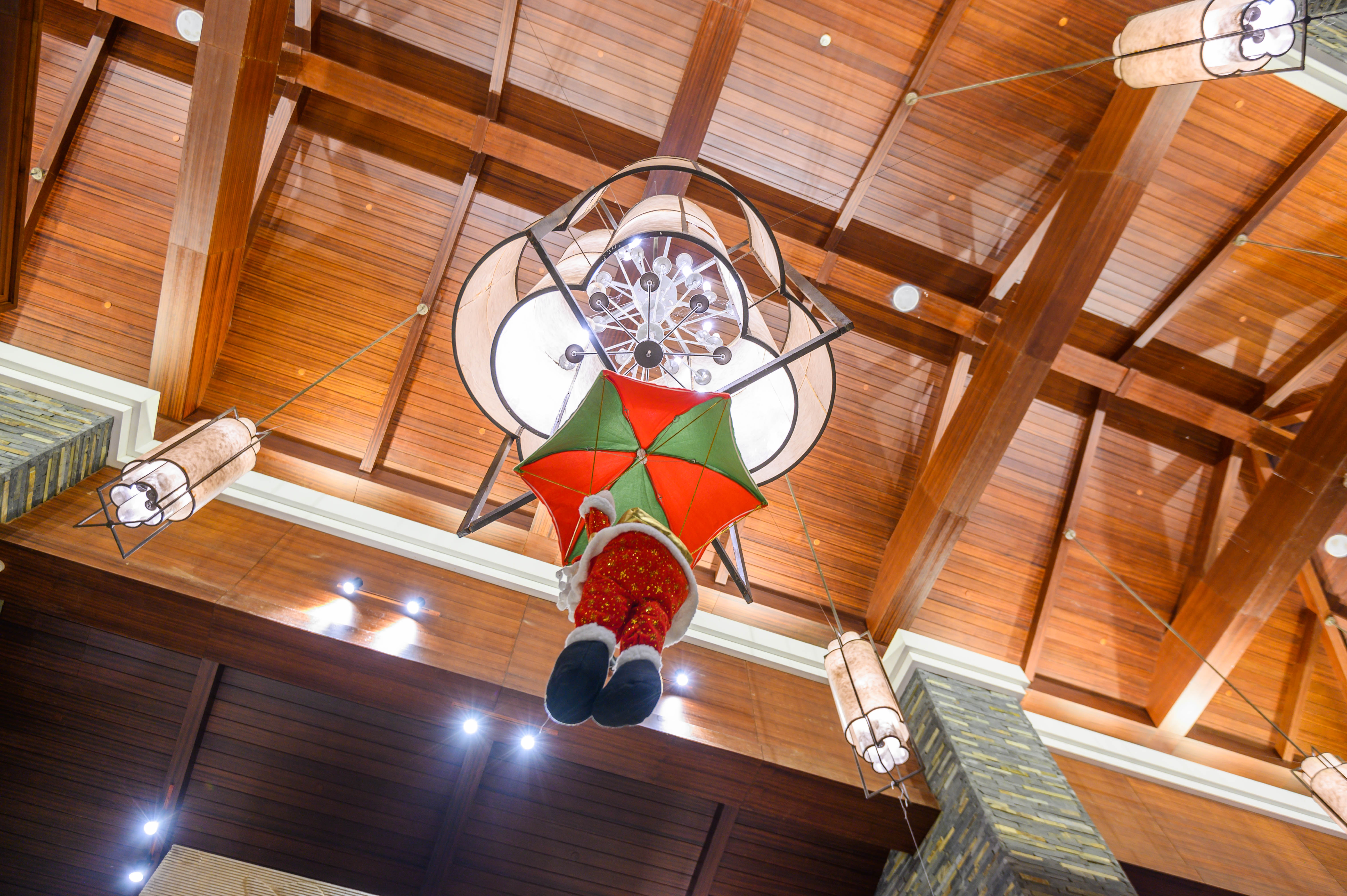 海南不止只有三亚，去万宁玩个冲浪，还有神犬小七拍摄地等着你