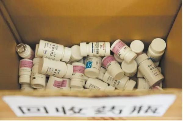 女子谎称闺蜜染艾滋乌鸡白凤丸当“抗艾药”骗走64万