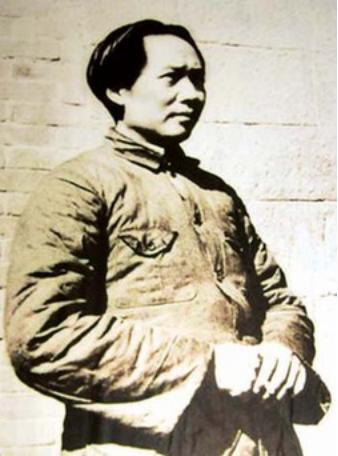 黄祖炎：曾任毛主席秘书，遇刺身亡后，毛主席三次批示：全*党**警惕