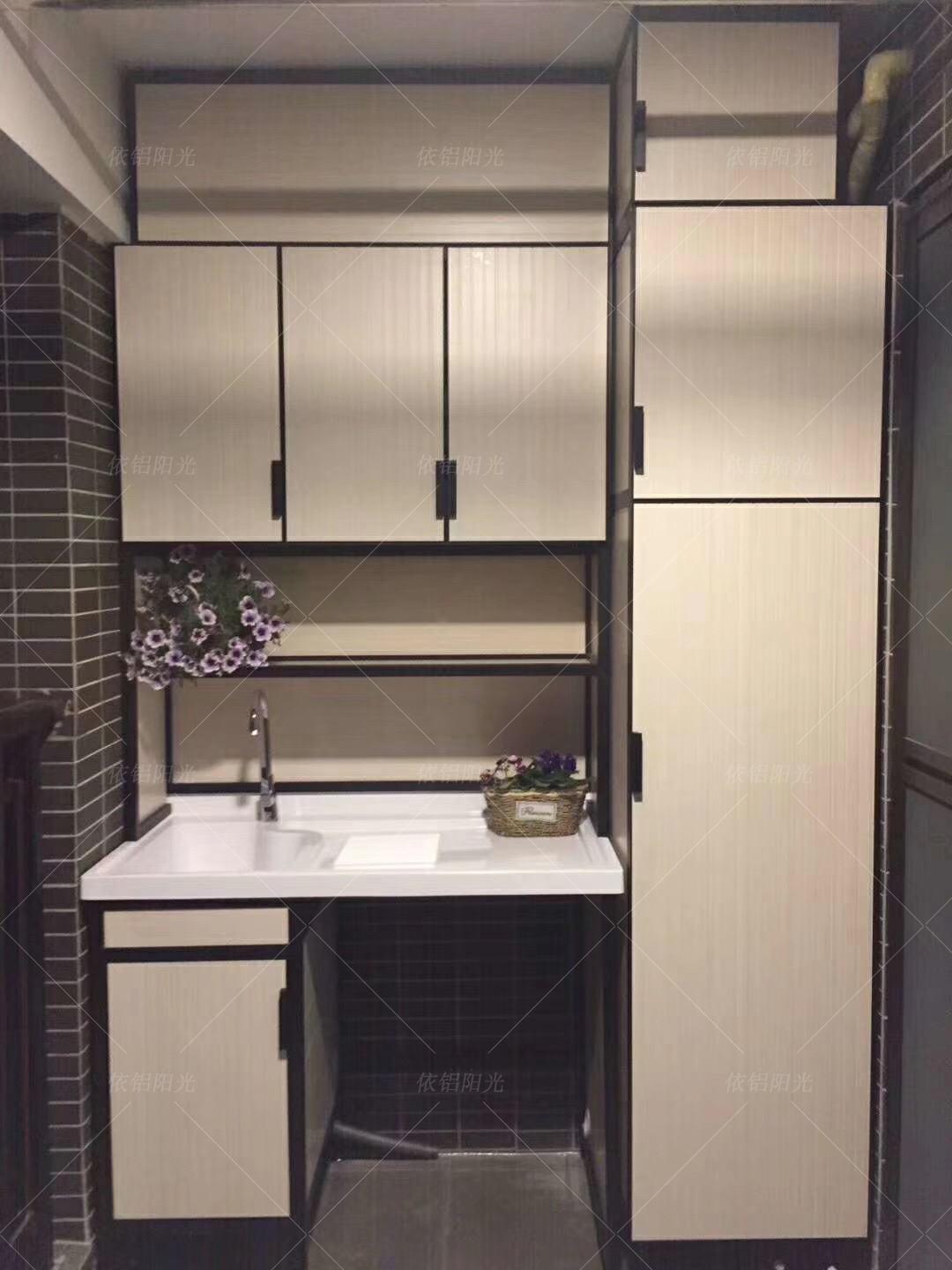 金玻全屋定制,全铝家具质感