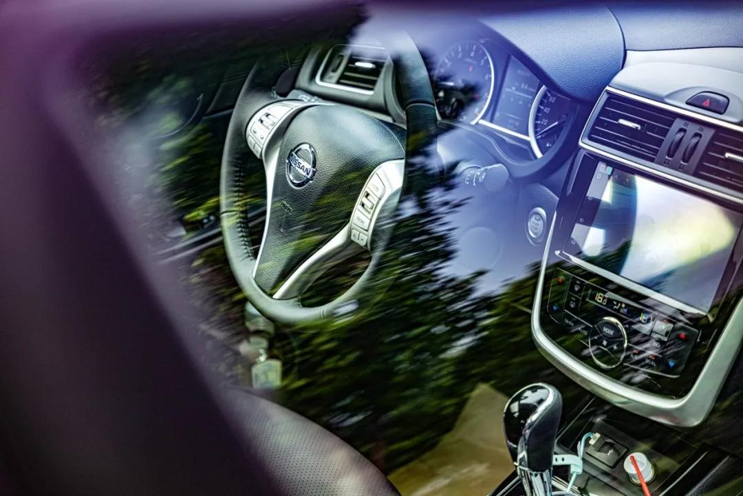 全新日产骐达上市起售价9.99万元,骐达2021款1.6lcvt智行版红色图片