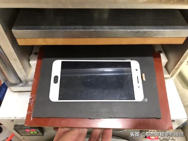 OPPO手机型号A59m更换外屏幕图文过程