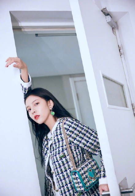 明星都在背的斜挎包,盘点一下女明星背什么包