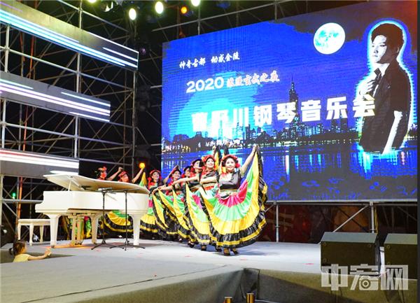 黑白琴键上跳动的仲夏夜梦:带你走进曹野川的音乐世界