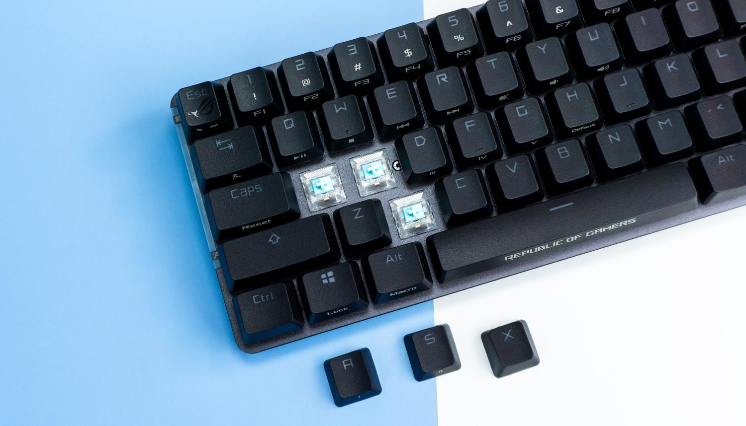 游戏宅理想桌面,电竞头戴式耳机rog棱镜s