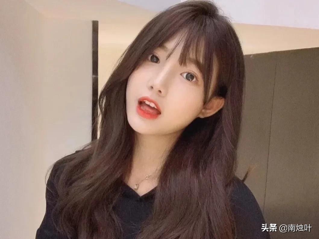 超级显白酷感爆棚的发色推荐,女生好看的偏冷绿调雾感发色