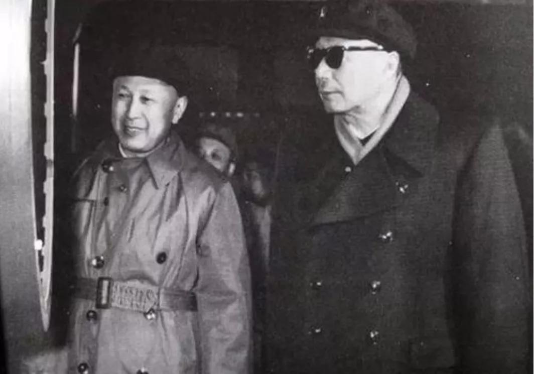 今天是他的逝世纪念日，当年正是在他的主持下，我国导弹原*弹子**事业取得举世瞩目的成功