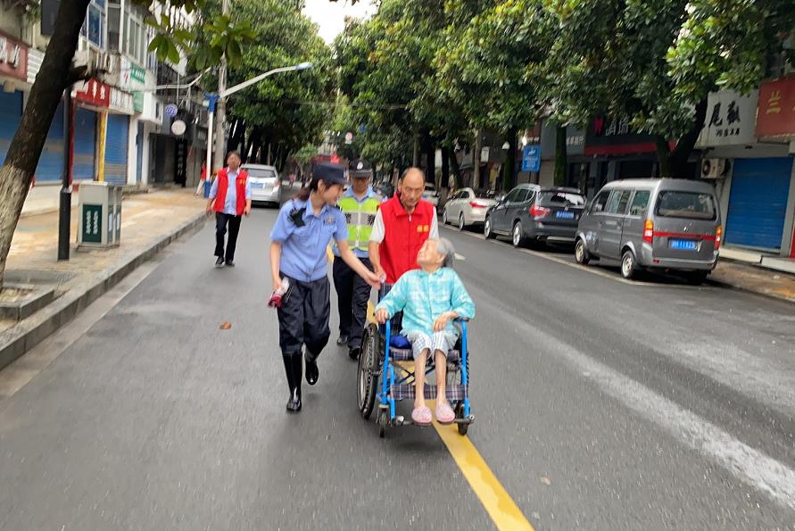 9孔泄洪前夜警花孔令颖接到紧急任务……