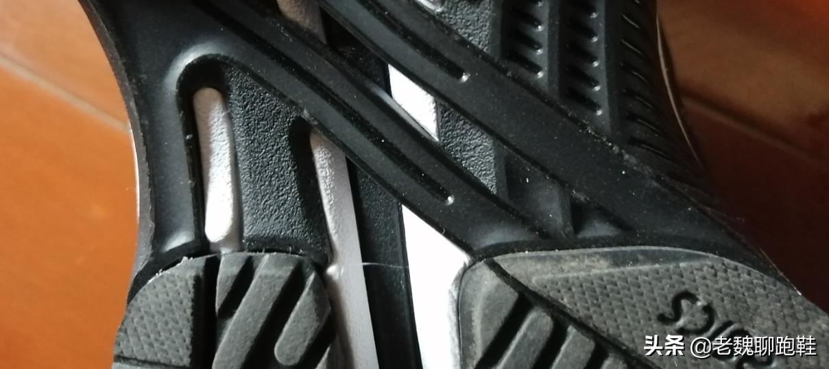 浠庨樋杩揪鏂埌moncler,闃胯开杈炬柉鍜屼簹鐟熷+璺戞