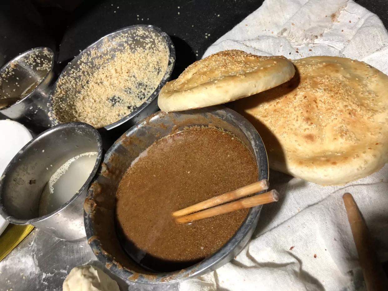 郑州夫妻卖肉夹馍,河南的夫妻卖烧饼